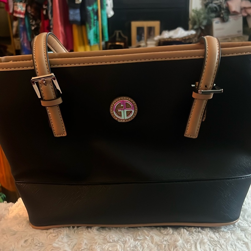 Giani Bernini Saffiano Tote Black. Faux leather Double handles , NWT